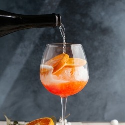 bebida aperol na garcias